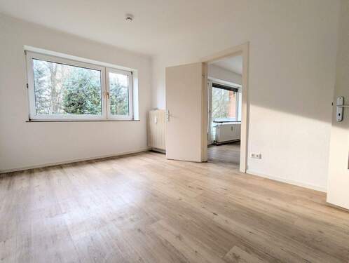 Auch im Arbeitszimmer ist Nachmittagssonne - 
