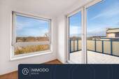 Wohnzimmer mit Zugang zur Dachterrasse - ?? Dachgeschoss-Traum mit Blick auf den Weißensee - Helle 3-Zi Whg mit großer Dachterrasse