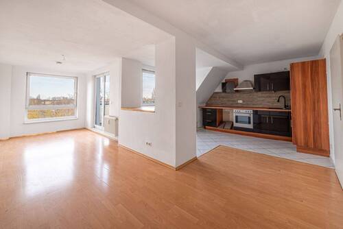 Wohnzimmer - 3 Zimmer Etagenwohnung zum Kaufen in Berlin