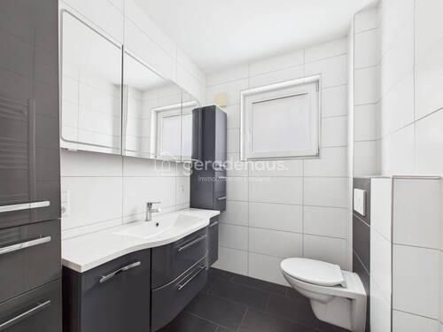 CAM03818G0-PR0067-STILL012 - 