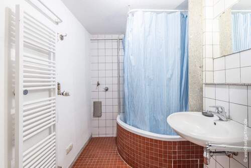 Duschbad im Keller – Wohnhaus - 