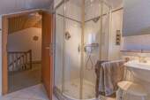  Tageslichtbad mit Dusche im OG - 