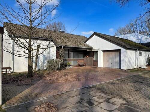 Straßenansicht - 9 Zimmer Einfamilienhaus zum Kaufen in Scheeßel