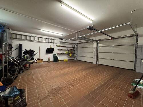 Garage - 