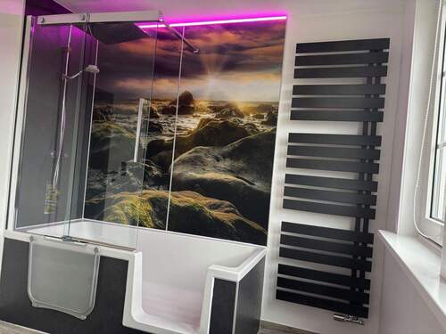 Badewannen-Duschkombination - 