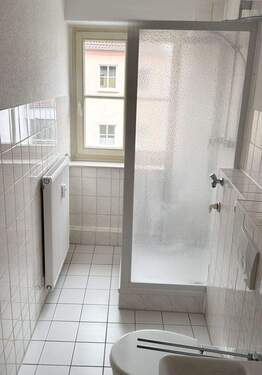 Tageslichtbad + Dusche - Etagenwohnung mit 51,00 m² in Rostock zur Miete
