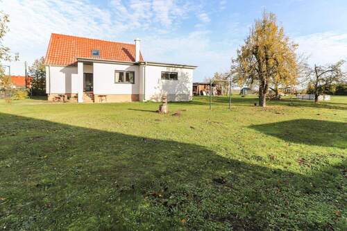 Seitenfront - 5 Zimmer Einfamilienhaus in Hobeck