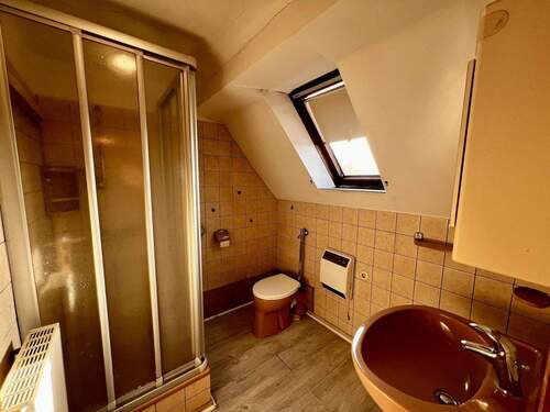 Bad - 2 Zimmer Etagenwohnung in Saarbrücken