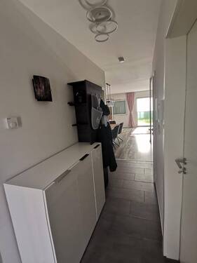 Flur untere Etage Bsp.jpg - 