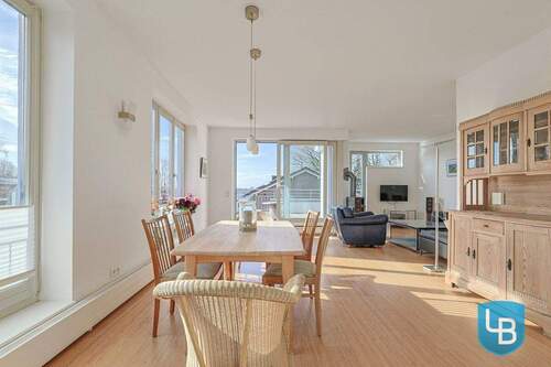 Großzügiger Essbereich - 