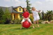Kinder im Garten - 