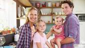 Familie im neuen Haus - 