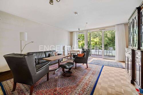 Wohnzimmer - 4 Zimmer Etagenwohnung zum Kaufen in Hamburg