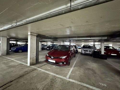 Tiefgaragenstellplatz - 