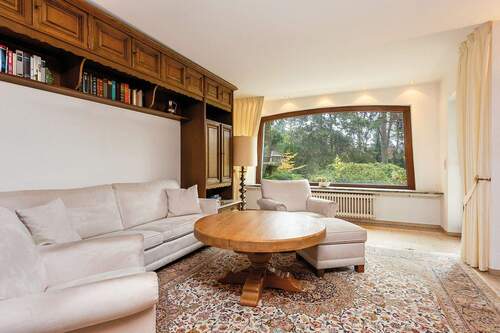 Wohnzimmer - 5 Zimmer Einfamilienhaus in Berlin