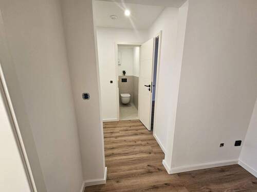 Blick vom Flur zum WC - 