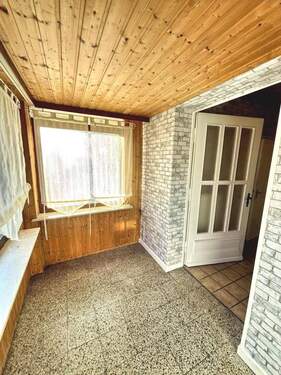 Vorbau /Eingangsbereich - 