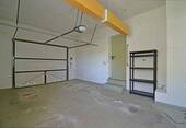 Garage mit Zugang ins Haus - 