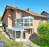 Komfort-Klinkerhaus auf über 1.600 m² Traumgrundstück in reizvoller Fernblicklage von Elgershausen - Schauenburg / Elgershausen