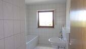 Bad.JPG - 3 Zimmer Etagenwohnung zum Kaufen in Naumburg (Saale)