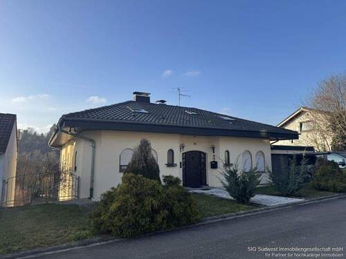 Hausansicht - Einmaliges Traumhaus in Bretten - Exklusivität, Freiheit & Luxus Warum dieses Haus einzigartig ist