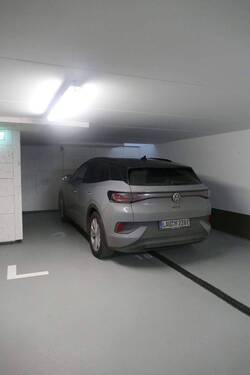 Tiefgaragenstellplatz - 