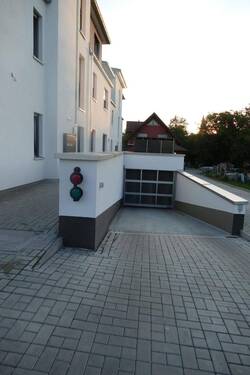 Tiefgaragenzufahrt - 