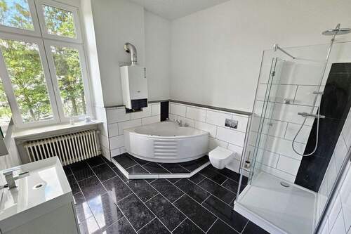 1.OG Badezimmer - 