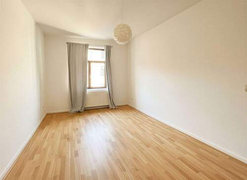 Wohn- und Schlafzimmer - 1 Zimmer Einfamilienhaus zum Kaufen in Leipzig