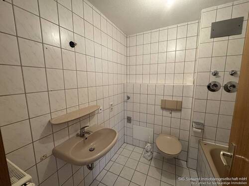 Badezimmer mit WC - 