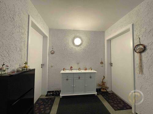 Treppenhaus - 3 Zimmer Etagenwohnung zum Kaufen in Plochingen