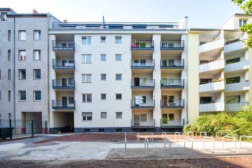 InnenhofFassade_8849 - 2 Zimmer Etagenwohnung zum Kaufen in Berlin