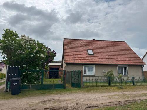 Haus - EFH mit Scheune und Nebengebäuden in ruhiger Lage unweit vom Stettiner Haff in wald- und wasserreicher Gegend