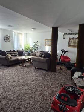 Wohnzimmer.jpg - geräumige 4 Zimmerwohnung in KR-City