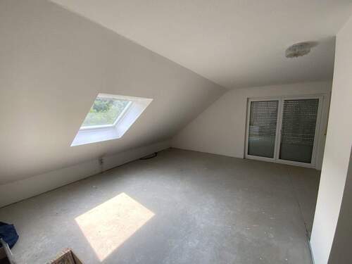 Dachgeschoß zum Ausbau vorbereitet - 