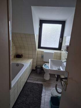 Bad.jpg - Etagenwohnung mit 70,00 m&sup2; in Krefeld zur Miete