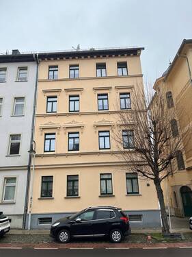 Hausansicht - Gepflegte Wohnqualität - Modernisiertes MFH mit 4 Einheiten