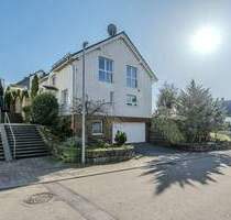 Lichtdurchflutetes Familienhaus | 2 Terrassen | offenes Wohnen | Garage mit Werkstatt & Homeoffice - Ilsfeld / Auenstein