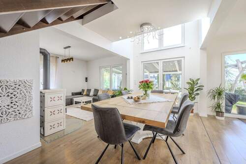 Wohn-Esszimmer - 6 Zimmer Einfamilienhaus in Ilsfeld / Auenstein