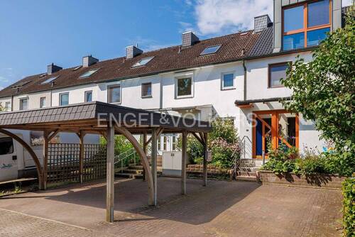 Hausansicht von der Straße - 