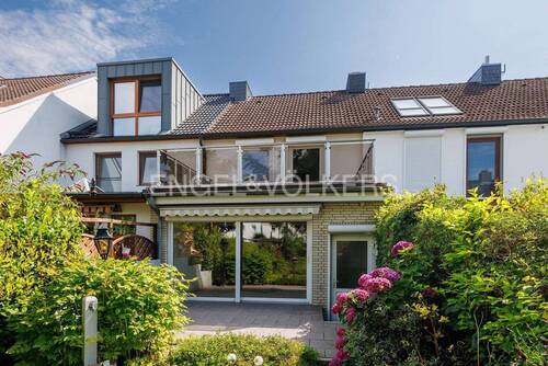 Titel - 5 Zimmer Reihenmittelhaus zum Kaufen in Norderstedt