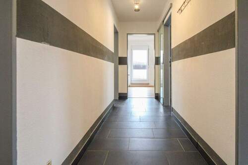 Flur - Etagenwohnung mit 76,00 m² in Geislingen an der Steige zum Kaufen