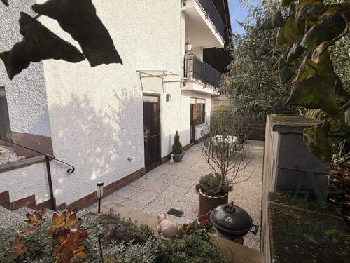 Zugang und Terrasse Einliegerwohnung - 