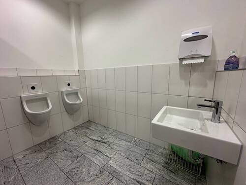 WC - Halle in Endingen zur Miete