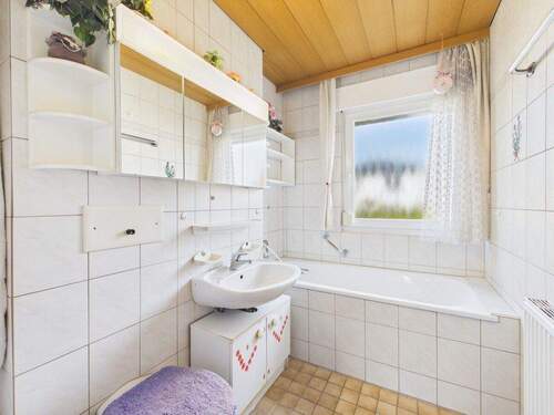 Badezimmer mit Tageslicht - 