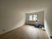 Wohnzimmer - Erstbezug nach Renovierung 2 Zimmer Wohnung in Heckinghausen