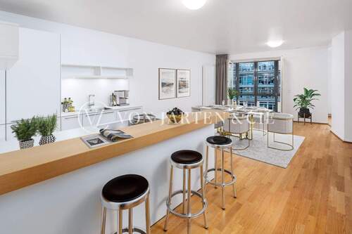 Bild 1 - LEBEN IM HERZEN VON WINTERHUDE: 2-ZIMMER WOHNUNG MIT KANALBLICK!