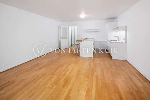 Wohnbereich - 2 Zimmer Etagenwohnung in Hamburg