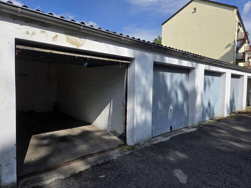 Garage - 3 Zimmer Etagenwohnung zum Kaufen in Coburg