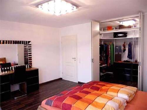 Schlafzimmer m. begeh. Schrank - 